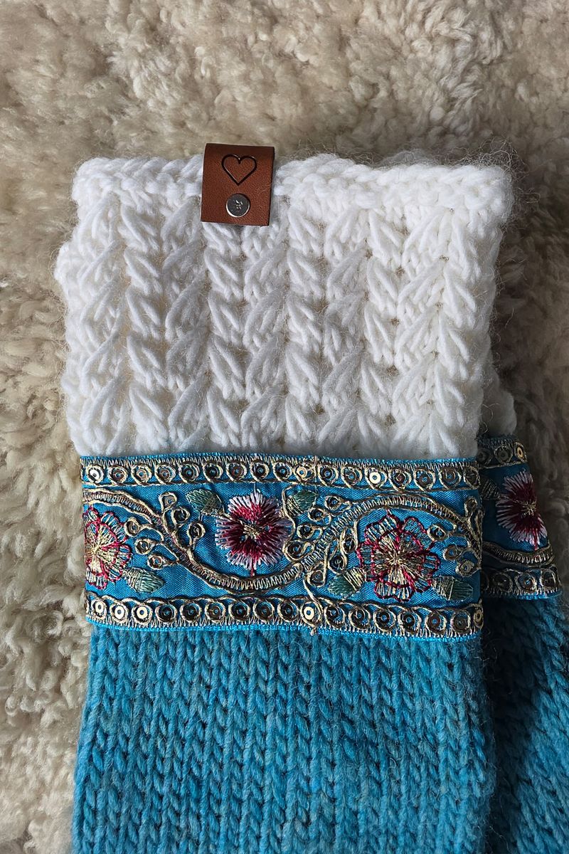 Benedictes Pyntevotter Magenta fra Knit by Ruth